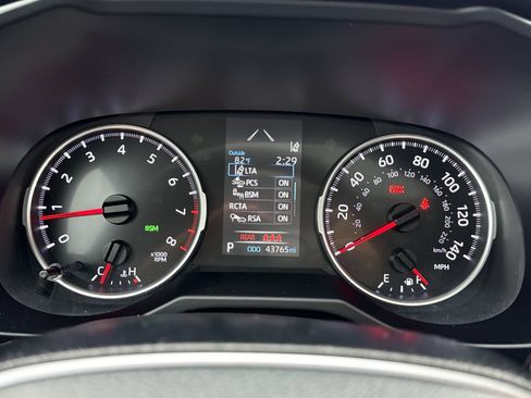 Used 2021 Toyota RAV4 XLE Premium FWD image 20