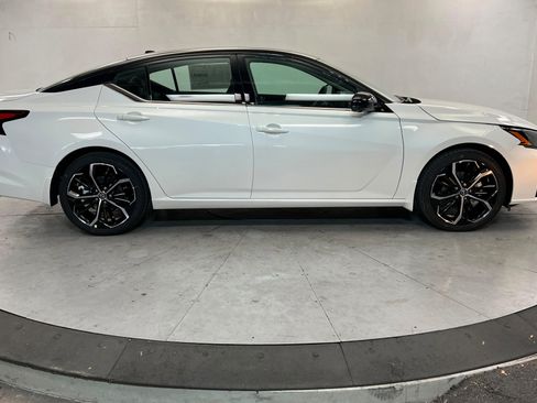 New 2026 Nissan Altima 2.5 SR image 6