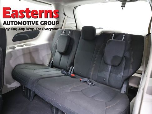 Used 2017 Chrysler Pacifica LX w/ Tire & Wheel Group FWD image 24