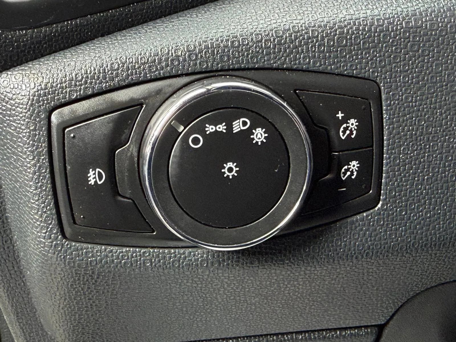 Used 2019 Ford EcoSport SE w/ SE Convenience Package FWD image 29