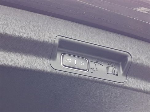 Used 2023 Ford Explorer Limited w/ Limited Technology Package image 26