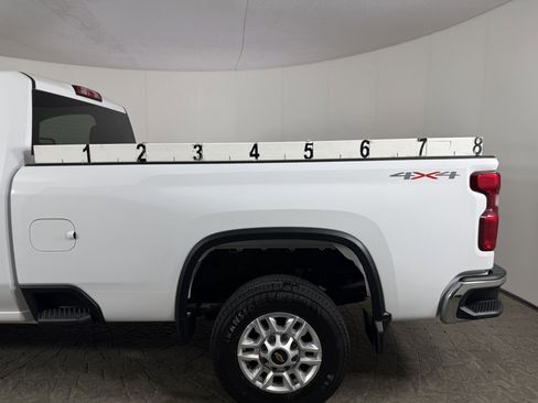 Used 2024 Chevrolet Silverado 2500 LT w/ Convenience Package image 5