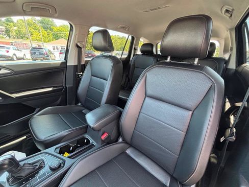 Used 2021 Volkswagen Tiguan SE AWD/4WD image 21