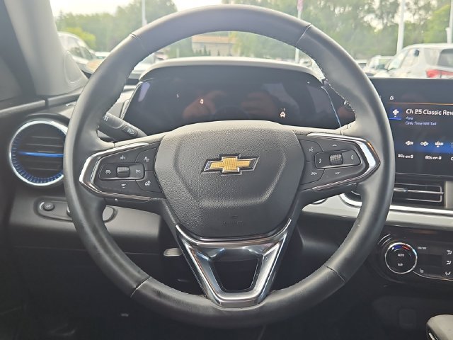 Used 2025 Chevrolet Trax LT w/ Driver Confidence Package FWD image 15