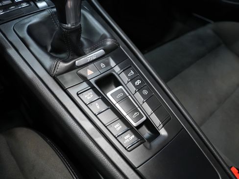 Used 2021 Porsche 718 Boxster Spyder image 45