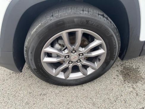 Used 2024 GMC Terrain SLT image 5