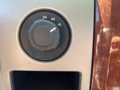 Used 2010 Ford F150 Lariat image 34