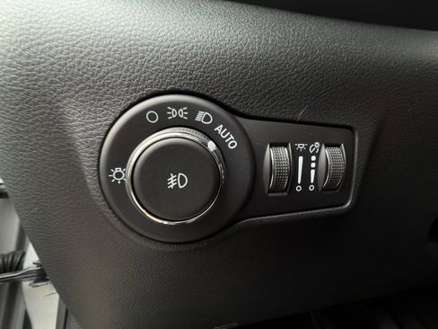 New 2026 Jeep Compass Latitude image 18