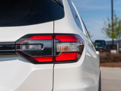 Used 2024 Honda Pilot EX-L image 16