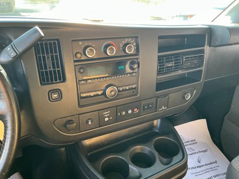 Used 2021 Chevrolet Express 3500 w/ Driver Convenience Package image 12