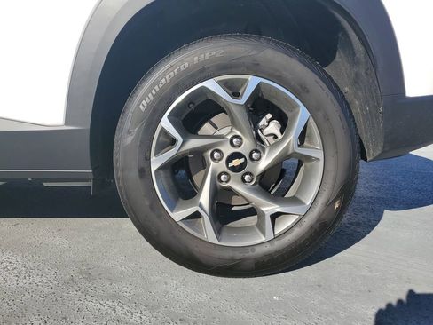 Used 2026 Chevrolet Trax LT image 5