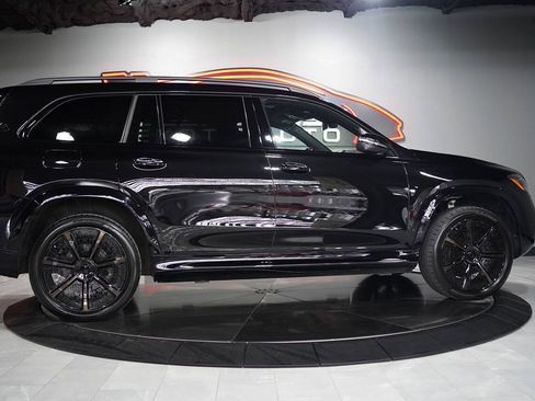 Used 2025 Mercedes-Benz Maybach GLS 600 4MATIC image 7