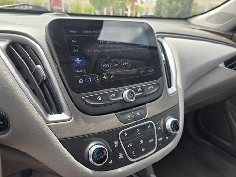 Used 2022 Chevrolet Malibu LT FWD image 20
