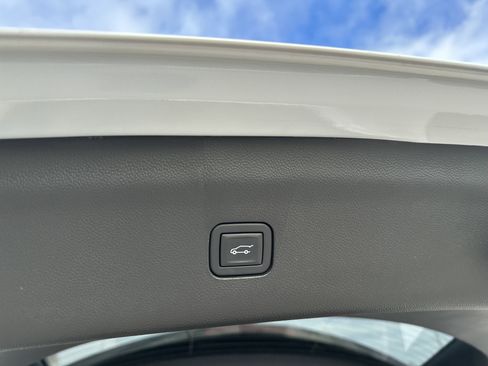 Used 2024 Buick Enclave Premium w/ Experience Buick Package image 28