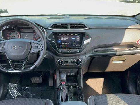 Used 2022 Chevrolet TrailBlazer RS w/ Technology Package image 37