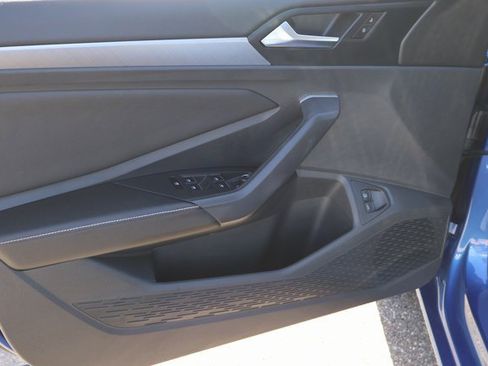 Certified 2023 Volkswagen Jetta SE image 10