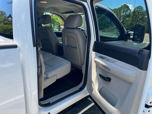 Used 2011 Chevrolet Silverado 3500 LT w/ Interior Plus Package AWD/4WD image 22