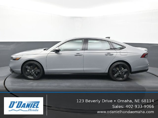 Used 2024 Honda Accord Sport image 2