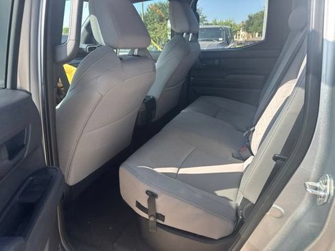 Used 2025 Toyota Tacoma SR5 AWD/4WD image 7