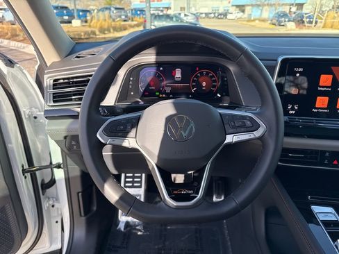 New 2026 Volkswagen Atlas Peak Edition image 14
