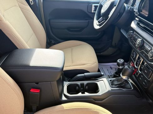 New 2026 Jeep Gladiator Sport image 20