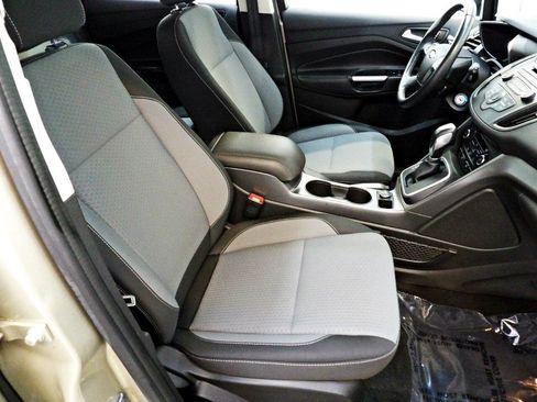 Used 2017 Ford C-MAX SE FWD image 14