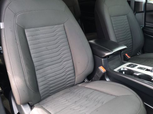 Used 2021 Ford Explorer XLT image 16