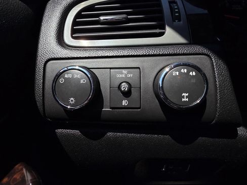 Used 2011 GMC Sierra 2500 Denali AWD/4WD image 24