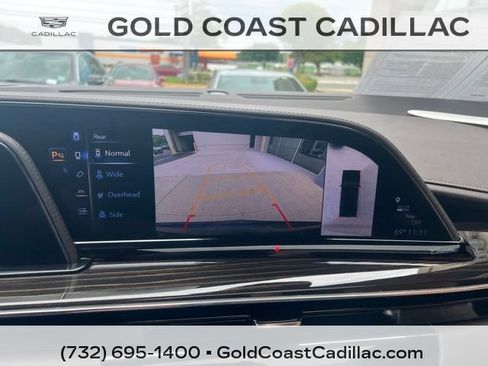 Certified 2022 Cadillac Escalade Premium Luxury AWD/4WD image 28