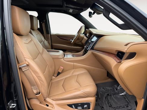 Used 2017 Cadillac Escalade ESV Platinum image 19