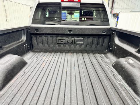 Used 2018 GMC Sierra 1500 SLE w/ SLE Value Package AWD/4WD image 8