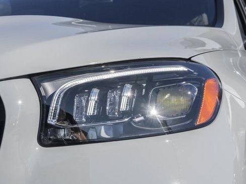 New 2026 Mercedes-Benz GLS 580 4MATIC image 16