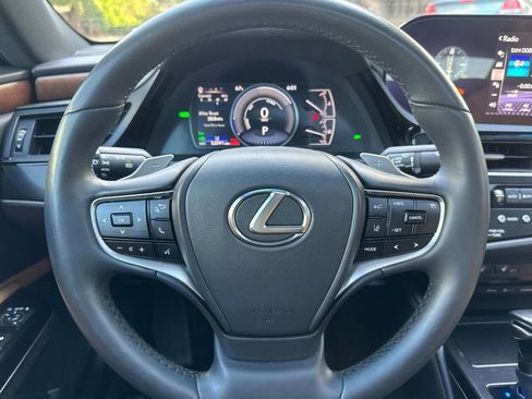 Used 2022 Lexus ES 300h w/ Premium Package image 21