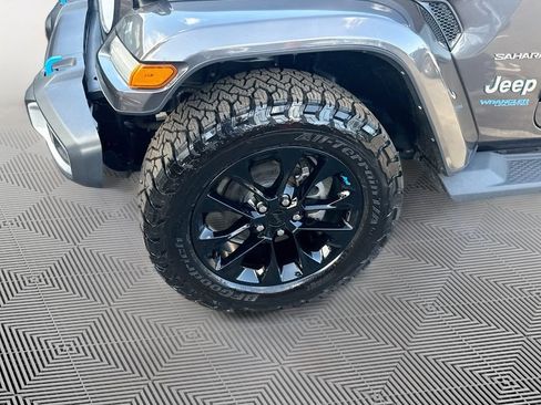 Used 2022 Jeep Wrangler Unlimited Sahara w/ Cold Weather Group AWD/4WD image 34