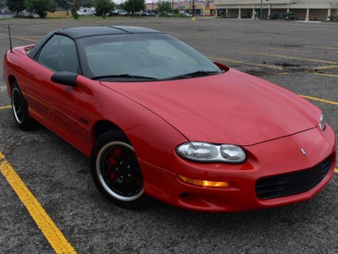 Used 1998 Chevrolet Camaro Z28 w/ Preferred Equipment Group 2 RWD image 9