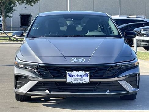 Used 2025 Hyundai Elantra Sport FWD image 6