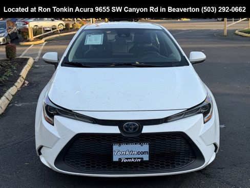 Used 2022 Toyota Corolla LE image 3