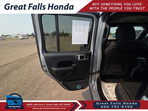 Used 2020 Jeep Gladiator Mojave AWD/4WD image 11