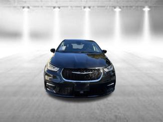 Certified 2023 Chrysler Pacifica Touring-L FWD video 2