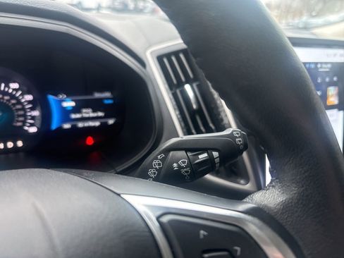 Used 2024 Ford Edge SEL image 19