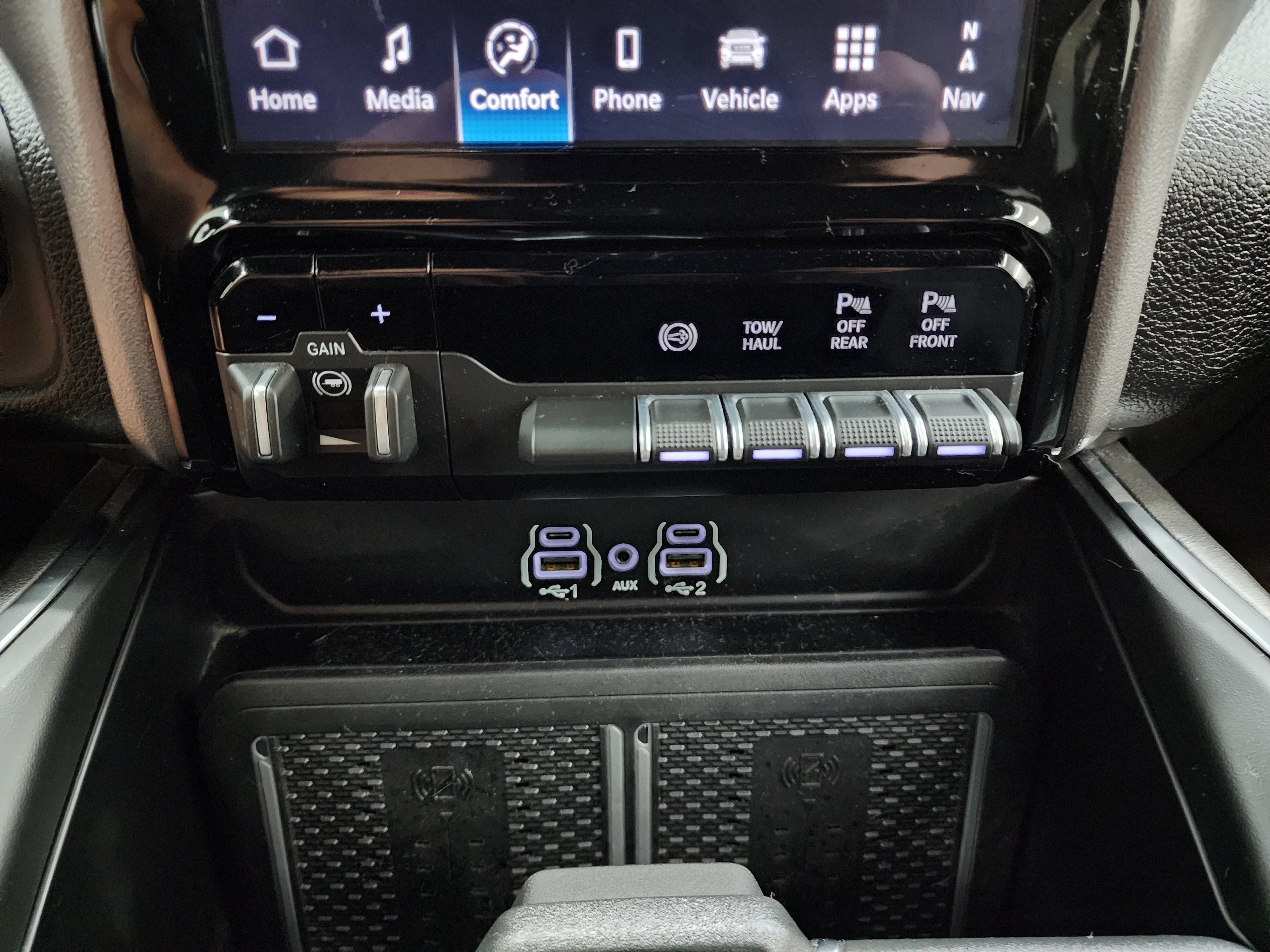 Used 2026 RAM 3500 Laramie AWD/4WD image 17
