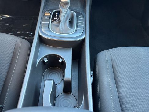 Used 2025 Hyundai Kona SEL image 41