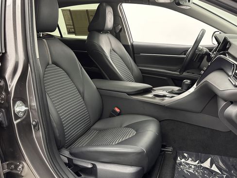 Used 2024 Toyota Camry SE w/ Convenience Package image 33