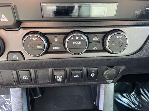 Used 2021 Toyota Tacoma TRD Sport image 34