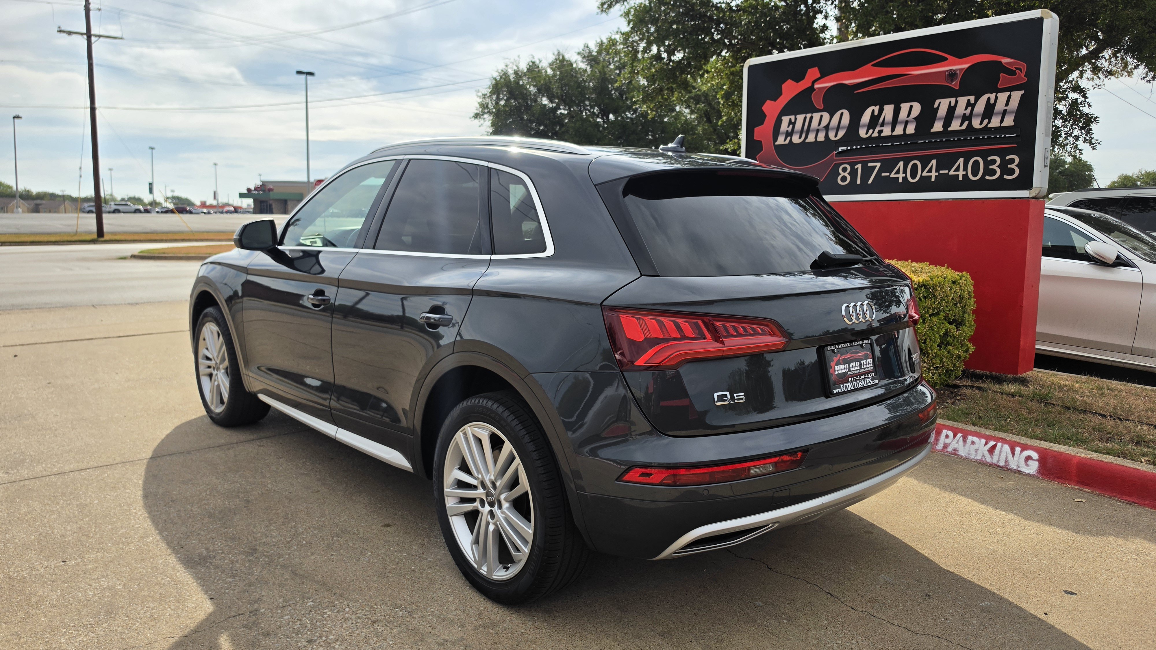 Used 2018 Audi Q5 2.0T Premium Plus AWD/4WD image 3