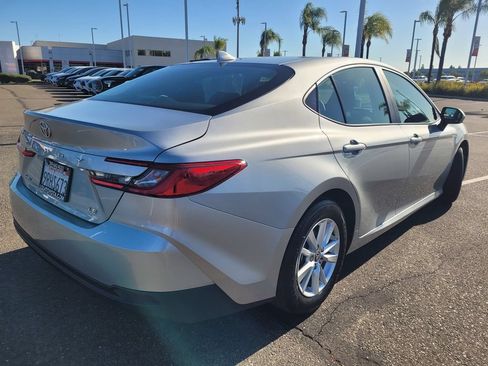 Used 2025 Toyota Camry LE FWD image 4