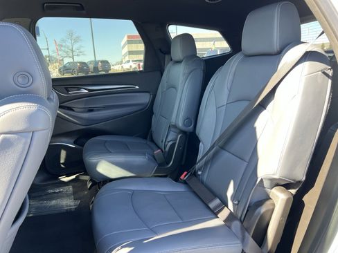 Used 2024 Buick Enclave Essence image 23