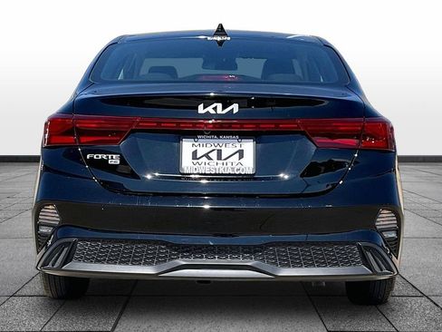Used 2023 Kia Forte LX FWD image 4