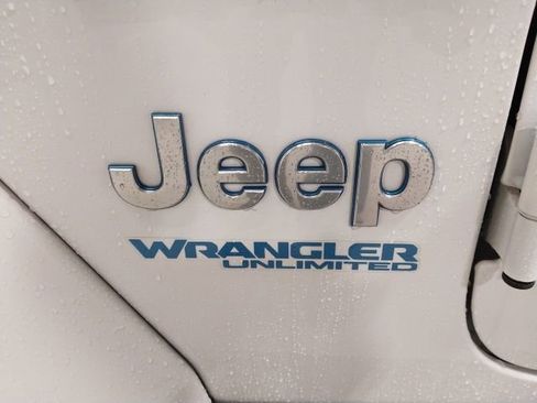 Used 2022 Jeep Wrangler Unlimited Sahara w/ Cold Weather Group image 22