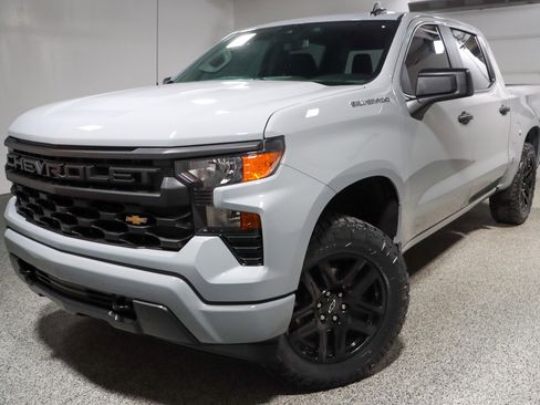 Used 2024 Chevrolet Silverado 1500 Custom AWD/4WD image 30